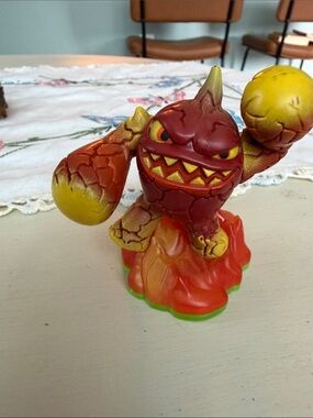 Skylanders Eruptor Game Piece
